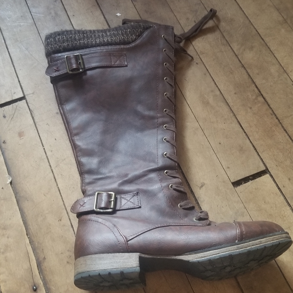 A pair of nice boots